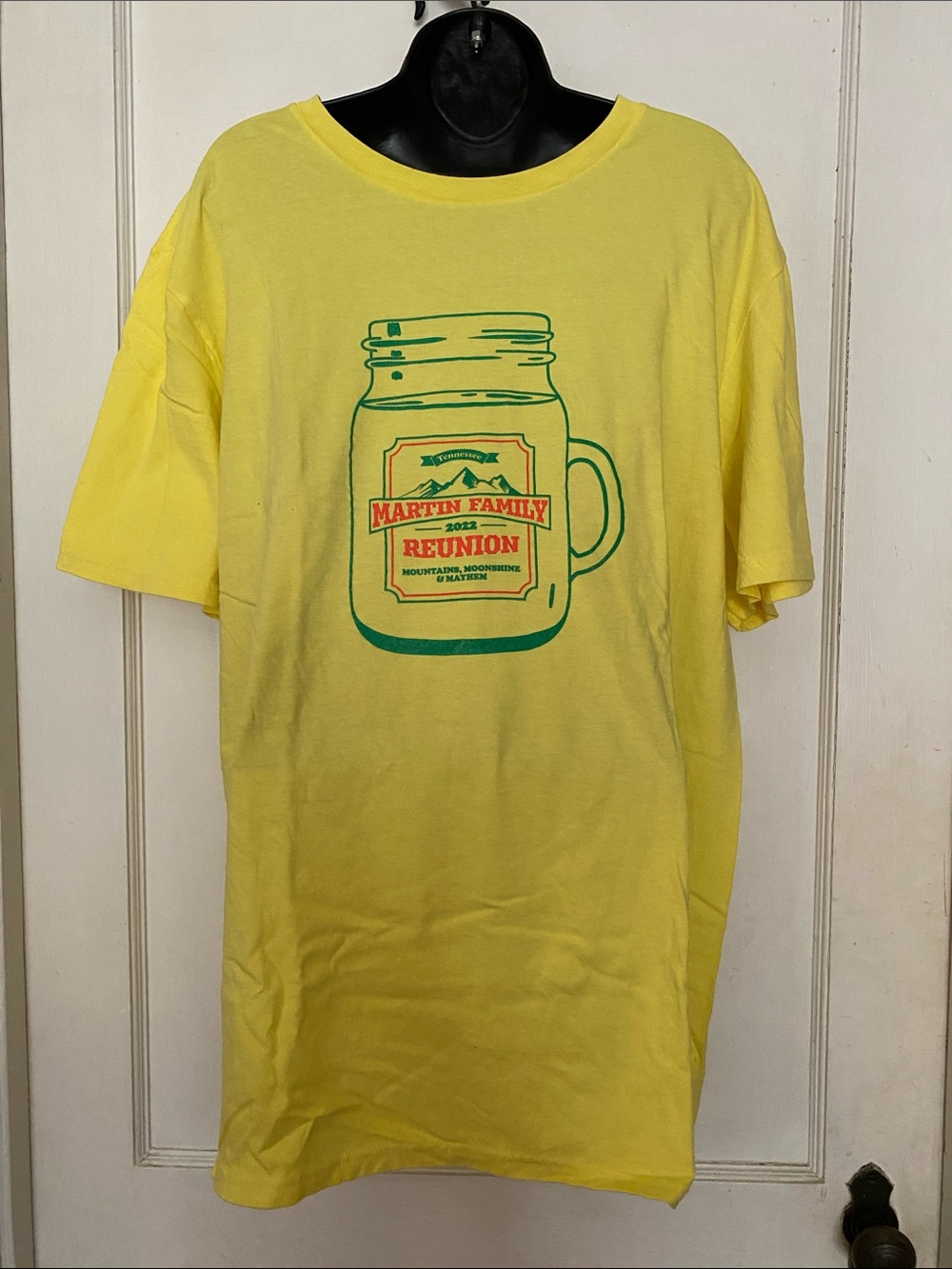 ! Martin Family Tennessee Moonshine t-shirt size 2XL in great condition
